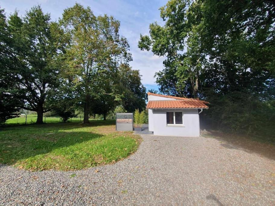 Maisonnette Au Pied Des Pyrenees Nestier Εξωτερικό φωτογραφία
